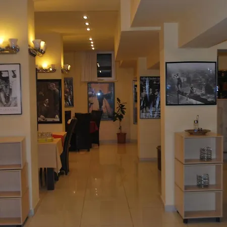 Готель Austin Констанца